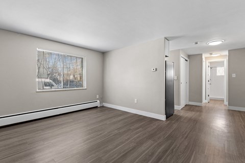 Floor plan for 2 beds, 1 bath, 571 sqft